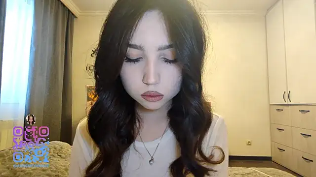 Snapshot of Qwami_Amie chatting on February 2026 06:40:02 AM Qwami Amie online show from February 2026 06:40:02 AM