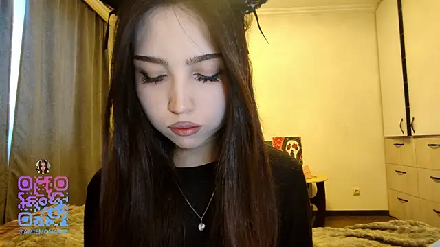 Snapshot of Qwami_Amie chatting on February 2026 09:02:02 AM Qwami Amie online show from February 2026 09:02:02 AM