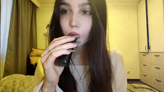 Snapshot of Qwami_Amie chatting on February 2026 12:16:01 PM Qwami Amie online show from February 2026 12:16:01 PM