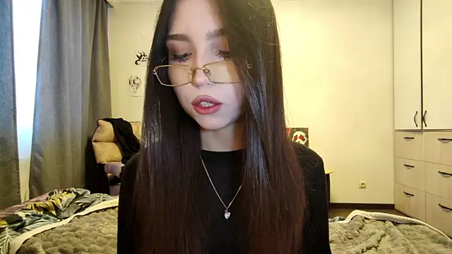 Snapshot of Qwami_Amie chatting on February 2026 08:35:01 AM Qwami Amie online show from February 2026 08:35:01 AM