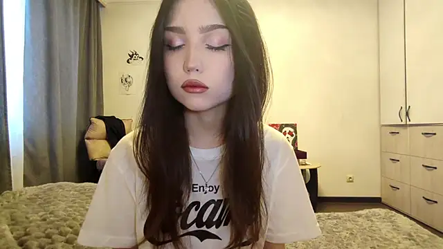 Snapshot of Qwami_Amie chatting on February 2026 09:29:02 AM Qwami Amie online show from February 2026 09:29:02 AM