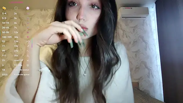 Snapshot of Qwami_Amie chatting on March 2026 03:23:01 AM Qwami Amie online show from March 2026 03:23:01 AM