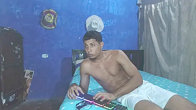 Snapshot of Liam_Thomas chatting on December 2025 11:09:01 PM Liam Thomas online show from December 2025 11:09:01 PM