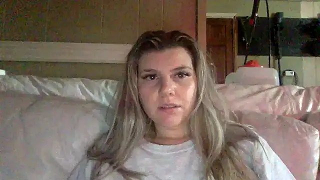 Snapshot of goddesscandy22 chatting on December 2025 05:40:02 PM goddesscandy22 online show from December 2025 05:40:02 PM