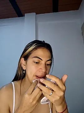 Snapshot of Evangeline_Bonnet chatting on April 2026 10:15:02 AM Evangeline Bonnet online show from April 2026 10:15:02 AM