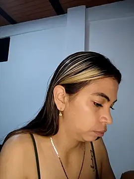 Snapshot of Evangeline_Bonnet chatting on April 2026 09:15:01 AM Evangeline Bonnet online show from April 2026 09:15:01 AM