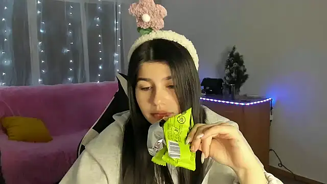 KisaModel online show from January 2026 08:32:02 PM