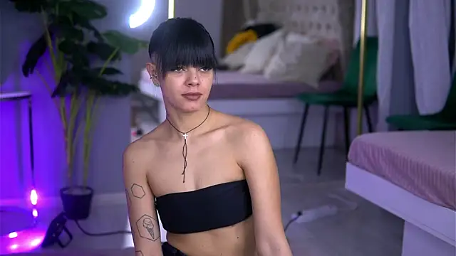 Snapshot of AnneFaris chatting on January 2026 04:59:01 AM AnneFaris online show from January 2026 04:59:01 AM