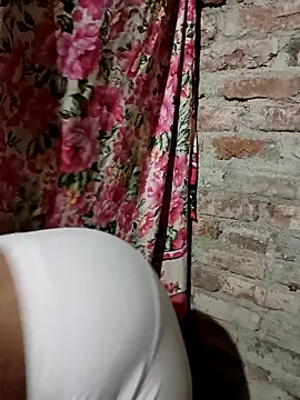 Snapshot of your_neha22 chatting on December 2025 04:40:01 AM your neha22 online show from December 2025 04:40:01 AM