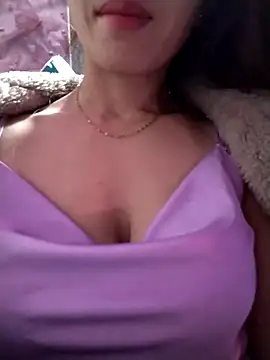 Snapshot of Comb-bii chatting on December 2025 09:53:01 PM Comb-bii online show from December 2025 09:53:01 PM