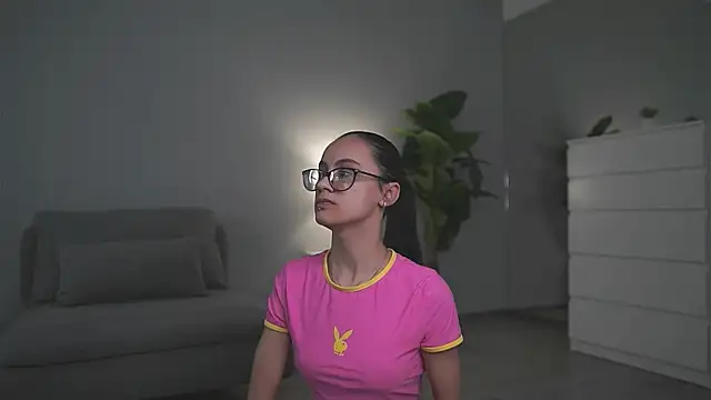 ValexieLux online show from April 2026 10:16:01 AM