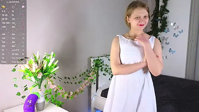 Snapshot of HazeElariel chatting on April 2026 03:35:02 PM HazeElariel online show from April 2026 03:35:02 PM