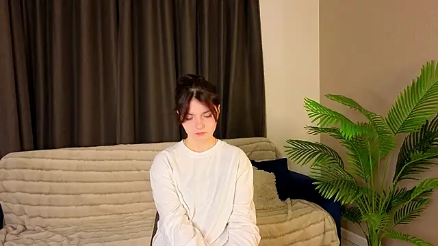 NyraVesperis online show from March 2026 03:06:02 PM