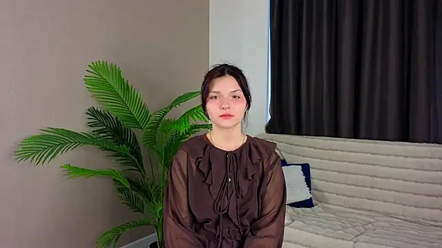 NyraVesperis online show from March 2026 03:07:01 PM