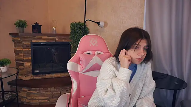 Snapshot of IleanaPishko chatting on December 2025 09:03:01 AM IleanaPishko online show from December 2025 09:03:01 AM