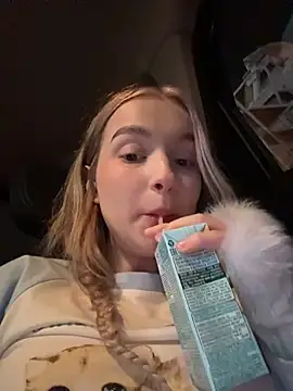 Snapshot of -teenytiny- chatting on December 2025 07:53:02 PM -teenytiny- online show from December 2025 07:53:02 PM