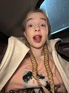 -teenytiny- online show from February 2026 04:33:01 PM