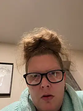 kissmyarch online show from January 2026 12:38:01 AM