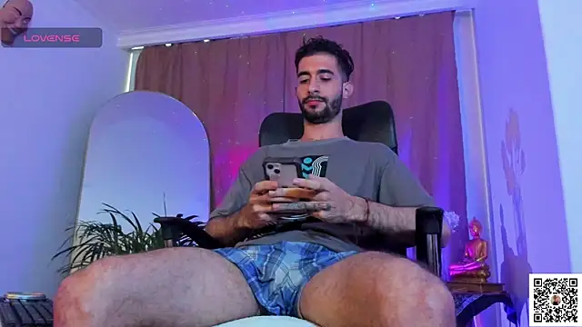 Snapshot of _YOURHERO chatting on February 2026 01:52:01 PM YOURHERO online show from February 2026 01:52:01 PM