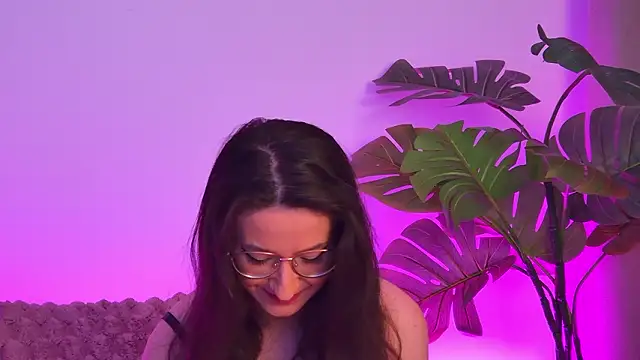 Snapshot of TheaMalekoo chatting on March 2026 08:07:01 AM TheaMalekoo online show from March 2026 08:07:01 AM