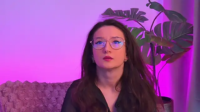 Snapshot of TheaMalekoo chatting on March 2026 07:57:01 AM TheaMalekoo online show from March 2026 07:57:01 AM