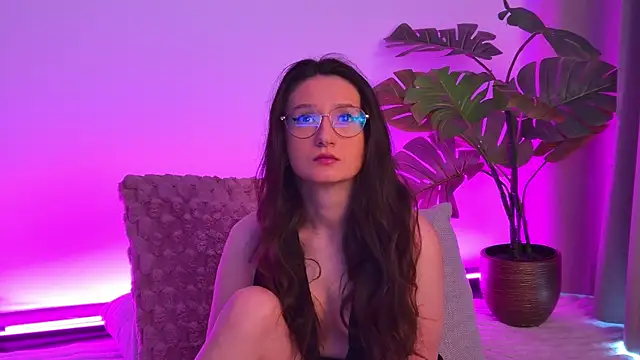 Snapshot of TheaMalekoo chatting on March 2026 08:26:33 AM TheaMalekoo online show from March 2026 08:26:33 AM