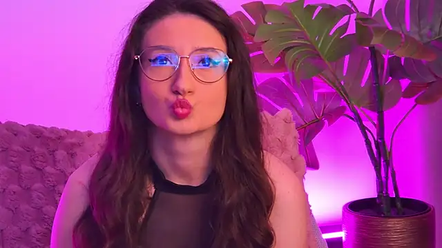 Snapshot of TheaMalekoo chatting on March 2026 06:58:02 AM TheaMalekoo online show from March 2026 06:58:02 AM