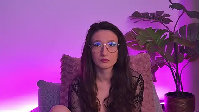 Snapshot of TheaMalekoo chatting on April 2026 06:30:01 AM TheaMalekoo online show from April 2026 06:30:01 AM