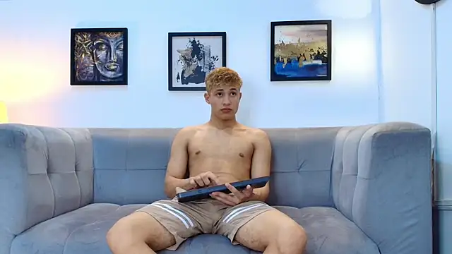 YOUNG GUYS1 online show from March 2026 07:35:02 AM