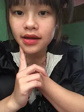 Snapshot of Pege-nii chatting on April 2026 09:51:02 AM Pege-nii online show from April 2026 09:51:02 AM