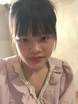 Snapshot of Pege-nii chatting on April 2026 04:44:02 AM Pege-nii online show from April 2026 04:44:02 AM