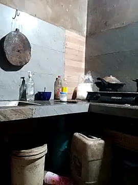 little-effy online show from March 2026 10:39:01 PM