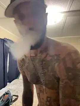 Snapshot of kingNQueen1211 chatting on March 2026 10:22:01 PM kingNQueen1211 online show from March 2026 10:22:01 PM