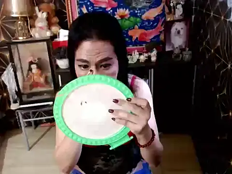 Snapshot of SadisticQueenTS chatting on March 2026 12:50:01 AM SadisticQueenTS online show from March 2026 12:50:01 AM