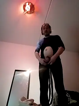 Olivassl22 online show from April 2026 07:25:02 PM