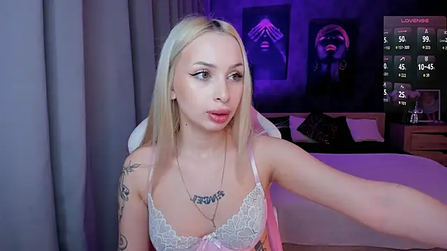 LanaMiracle online show from February 2026 04:05:02 AM