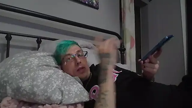 Snapshot of AskAveryAnything chatting on March 2026 06:51:02 AM AskAveryAnything online show from March 2026 06:51:02 AM