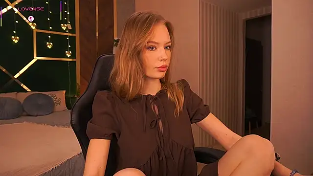 MollyyMayy online show from February 2026 03:20:01 PM