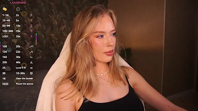 MollyyMayy online show from June 2026 12:17:01 AM