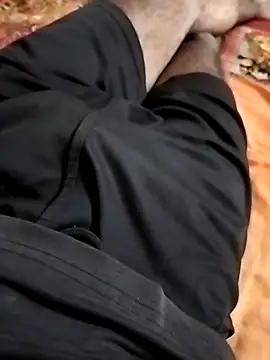 Snapshot of Lovegirls1818 chatting on December 2025 06:06:01 AM Lovegirls1818 online show from December 2025 06:06:01 AM