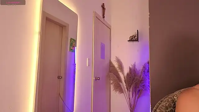 Snapshot of mia_monroe888 chatting on January 2026 10:35:01 PM mia monroe888 online show from January 2026 10:35:01 PM