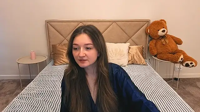 CyrenaLuxe online show from April 2026 02:36:02 PM