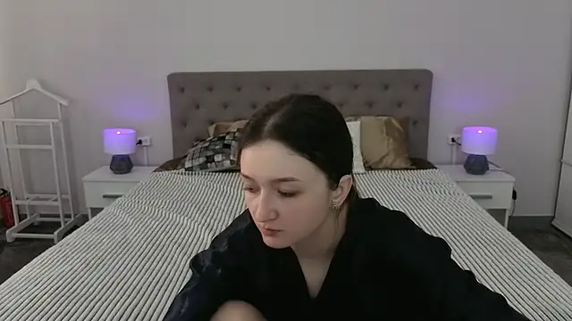 CyrenaLuxe online show from April 2026 05:49:02 AM