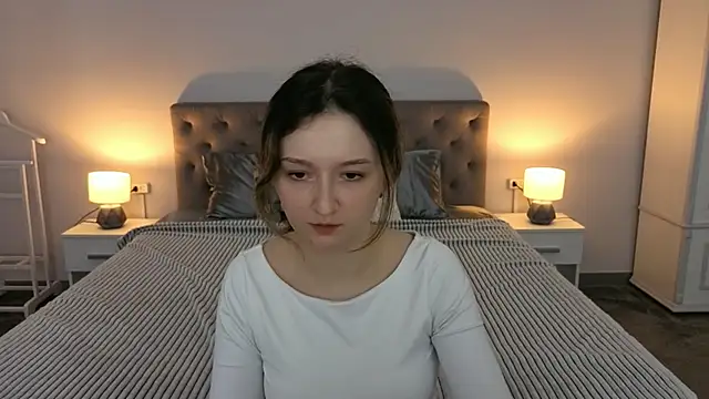 CyrenaLuxe online show from April 2026 06:03:02 AM