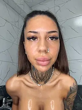 Snapshot of KatelynBelle chatting on April 2026 09:35:01 PM KatelynBelle online show from April 2026 09:35:01 PM