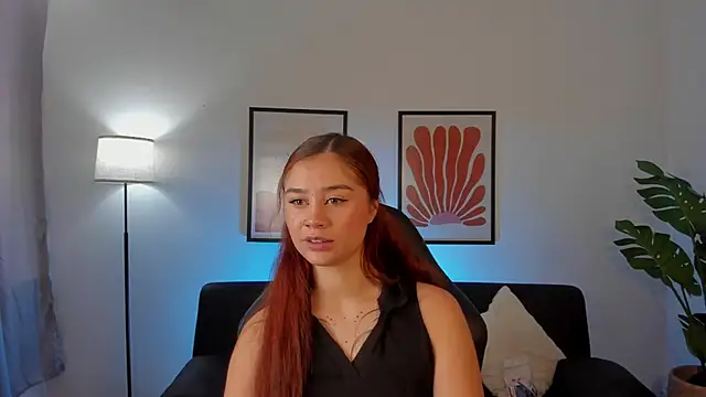 Snapshot of Amelia_Saenz_ chatting on June 2026 07:46:01 PM Amelia Saenz online show from June 2026 07:46:01 PM