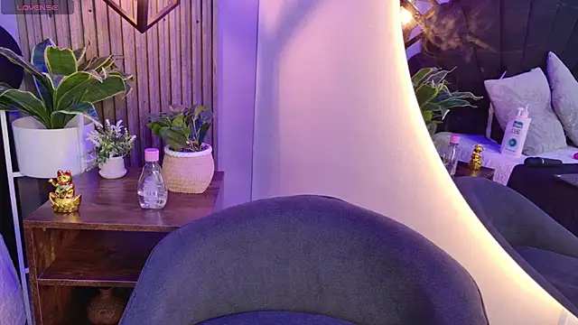 Snapshot of vicky_lopez chatting on April 2026 02:49:02 AM vicky lopez online show from April 2026 02:49:02 AM