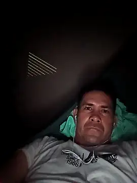 Snapshot of Juven1632 chatting on April 2026 12:47:01 AM Juven1632 online show from April 2026 12:47:01 AM