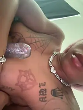 gglloww online show from December 2025 05:31:02 PM