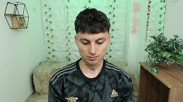 Noah Vera online show from January 2026 03:33:01 AM